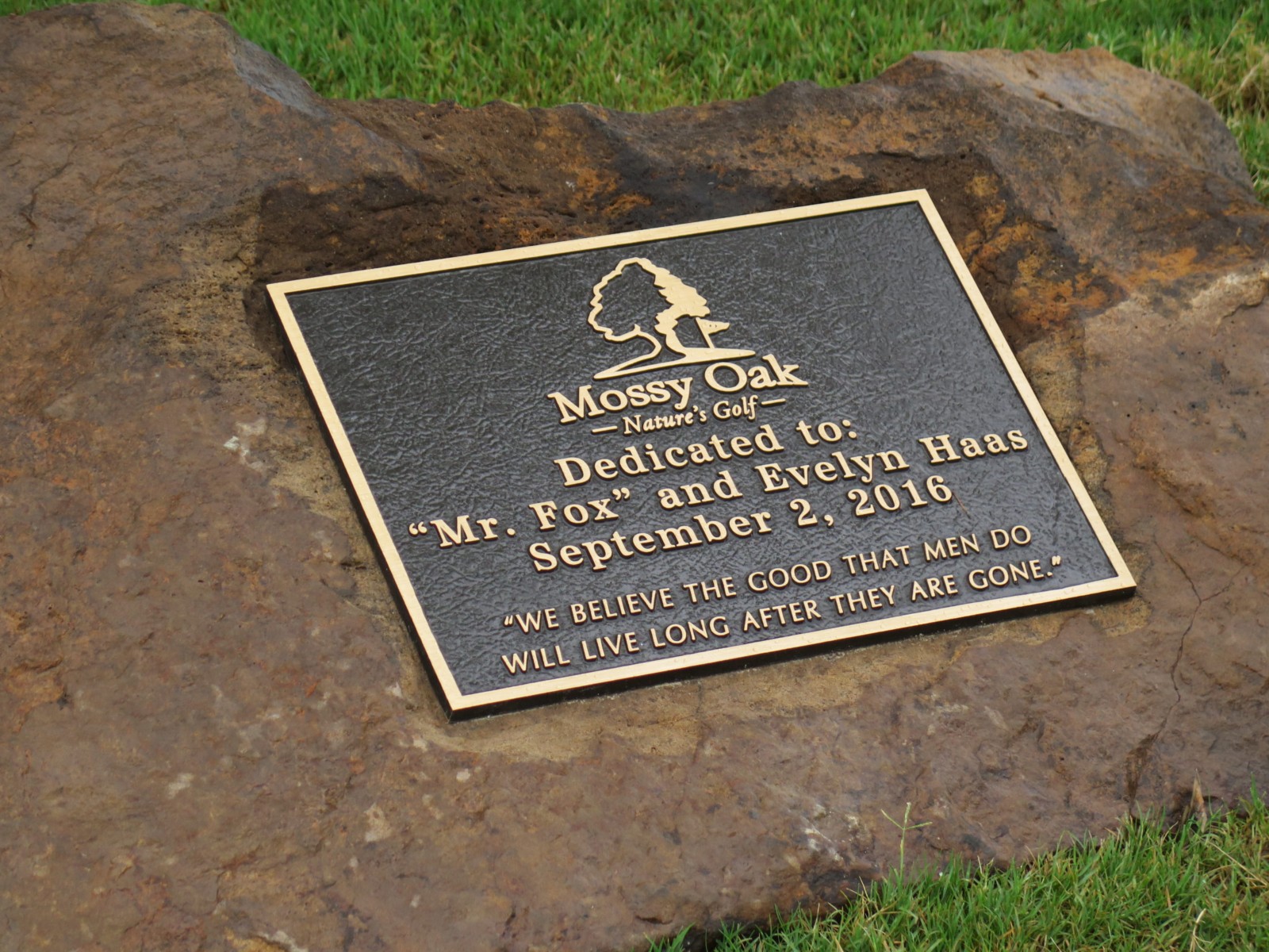 mossy oak nature's golf dedication plaque
